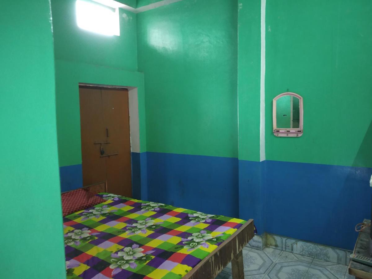 Hotel Yatri Niwas พาราณสี ภายนอก รูปภาพ