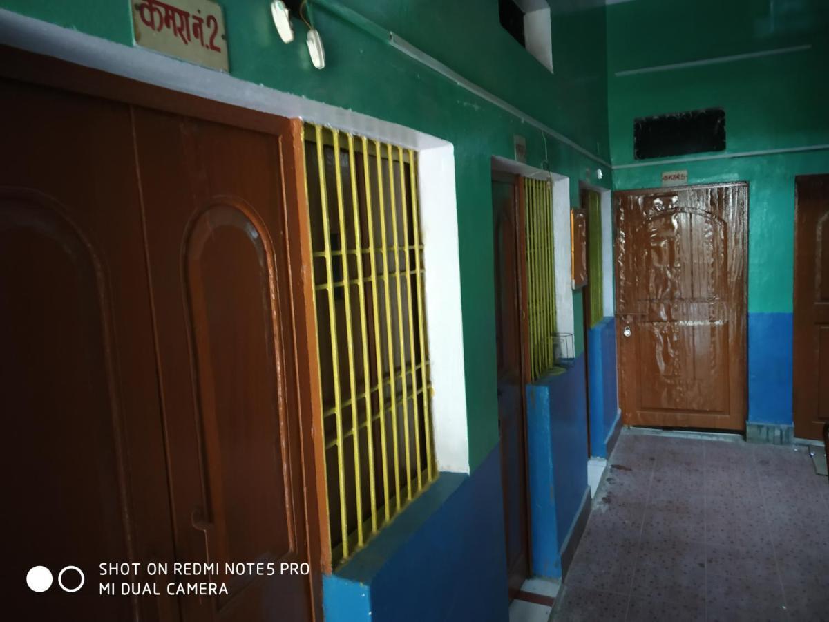 Hotel Yatri Niwas พาราณสี ภายนอก รูปภาพ