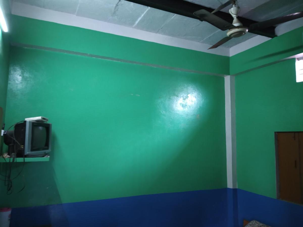 Hotel Yatri Niwas พาราณสี ภายนอก รูปภาพ